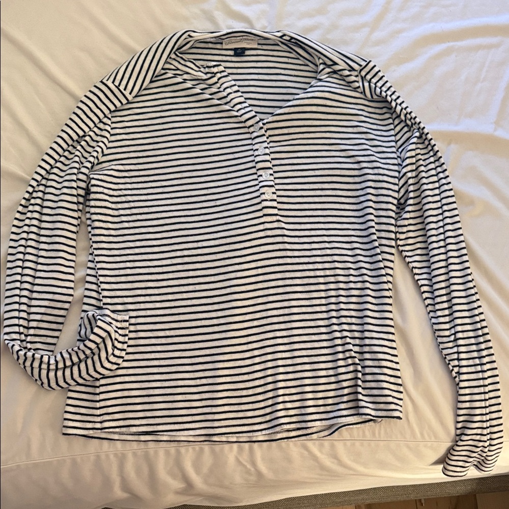 Universal Thread Striped Long Sleeve Shirt